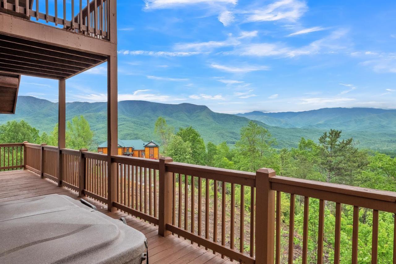 Sky Views - Panoramic Views Cabin 개틀린버그 외부 사진