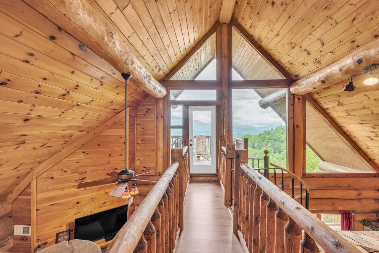 Sky Views - Panoramic Views Cabin 개틀린버그 외부 사진